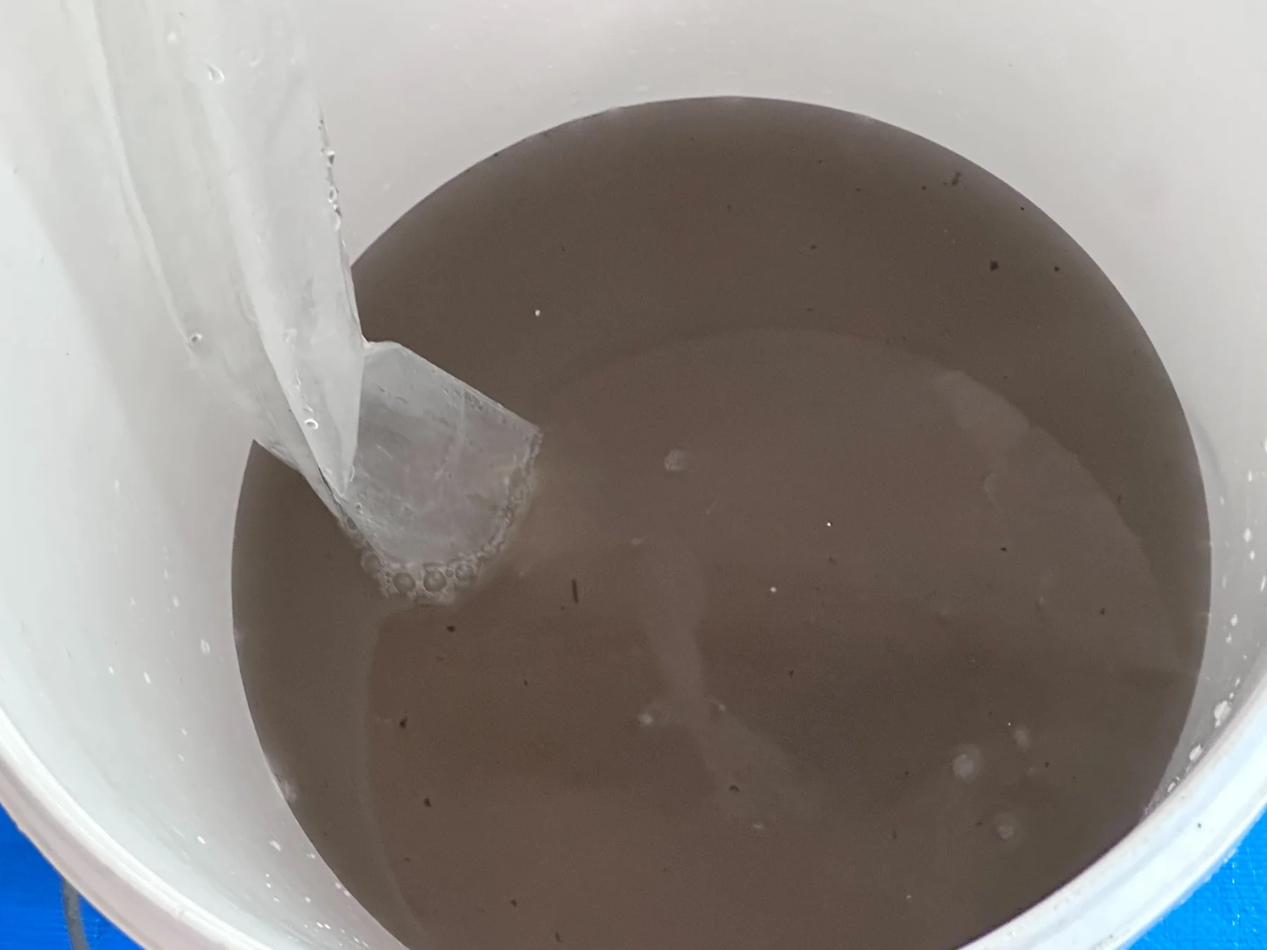 家庭用エアコン内部洗浄で排出された汚水