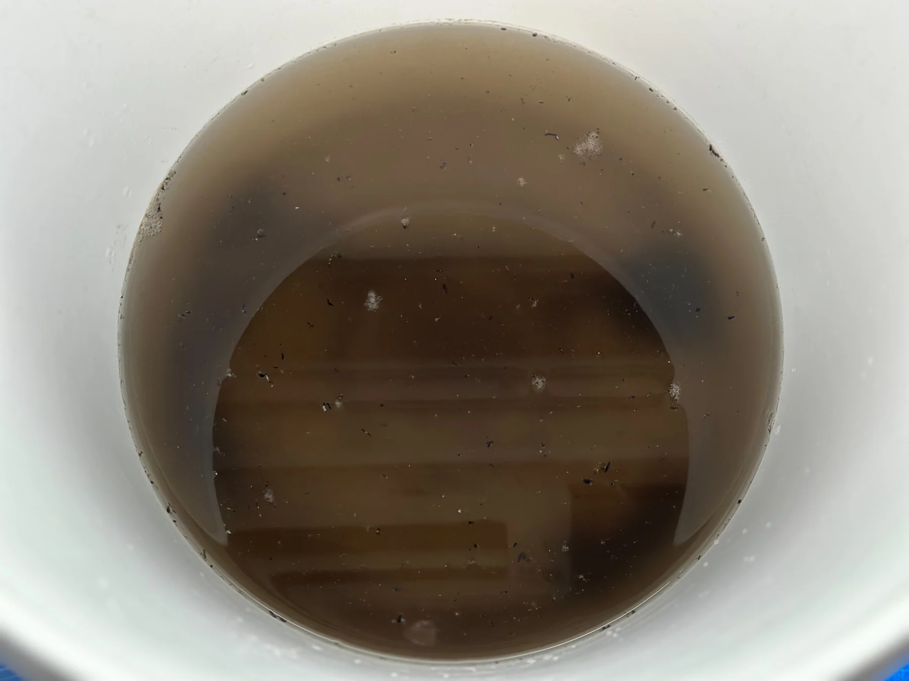 家庭用エアコン内部洗浄で排出された汚水